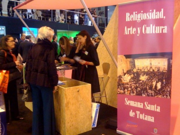 Totana muestra al mundo el color y el esplendor de la Semana Santa en la Feria Internacional de Turismo Totana muestra al mundo el color y el esplendor de la Semana Santa en la Feria Internacional de Turismo