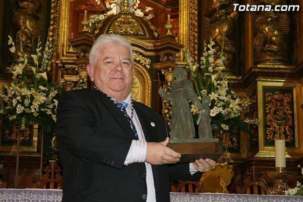Los actos de Semana Santa se inician con la presentación del cartel anunciador, la revista y el Nazareno de Honor Los actos de Semana Santa se inician con la presentación del cartel anunciador, la revista y el Nazareno de Honor