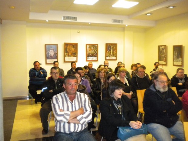 Charla-coloquio “Aprendiendo a Ser Nazarenos”, organizada por la Vocalía de Formación y Convivencia Charla-coloquio “Aprendiendo a Ser Nazarenos”, organizada por la Vocalía de Formación y Convivencia